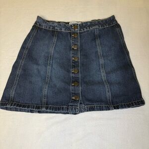 Mudd DenimSkirt Size 7 - Classic High-Waisted‎ Style